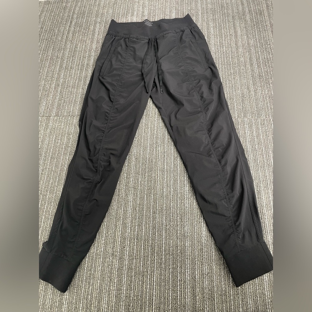 Athleta Black Tapered Track Pants Lightweight Joggers- Pantalon Attitude Pants S